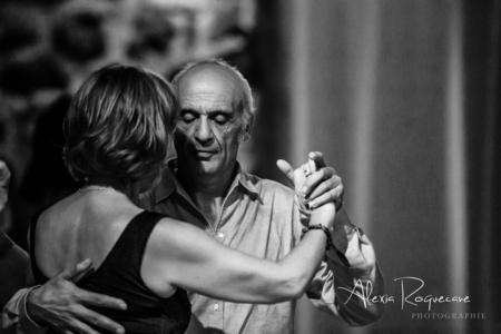 Abrazo et partage sur un tango argentin